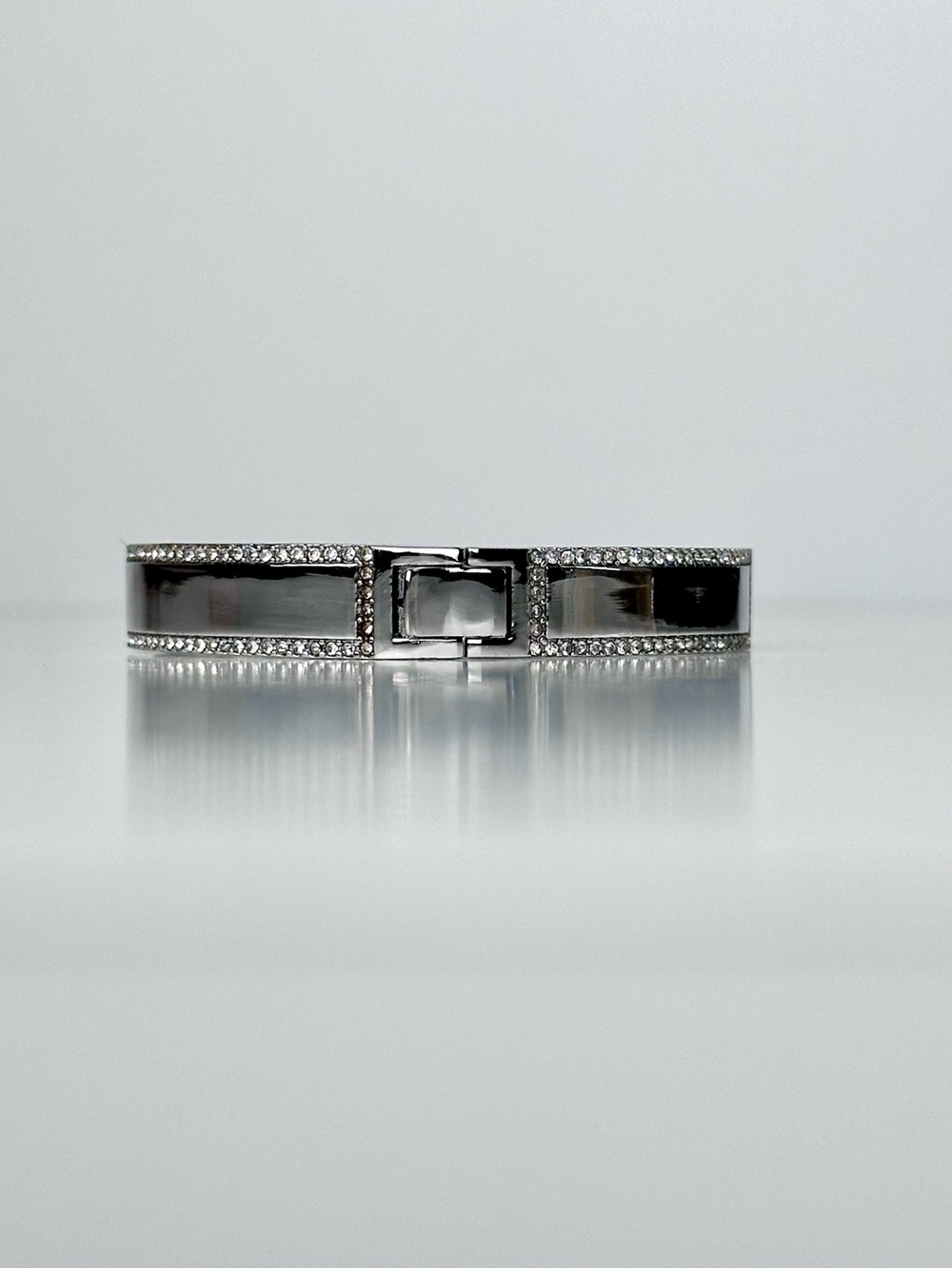 Y2K Kate Spade New York Silver Tone Crystal Spade Hinged Bangle Bracelet - Picture 6 of 12